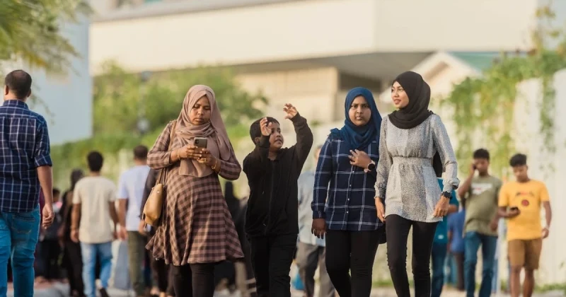 Eid evening hours on foot