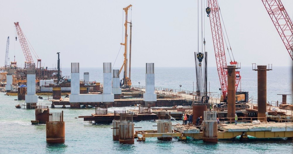 aa sarukaarakaaeku Thilamale' bridge mashroou  avasvejje