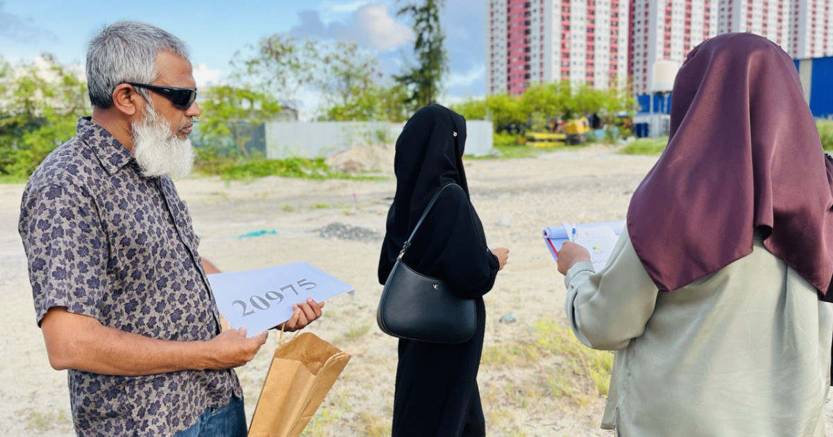 Bin veriyaage scheme ge dhashun iyye 10 goathi havaalu kohfi