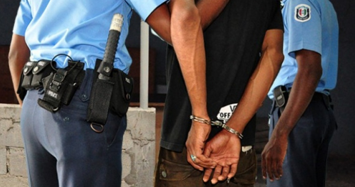 Accident gai kaari dhuhvi meehaa hahyaru kohfi