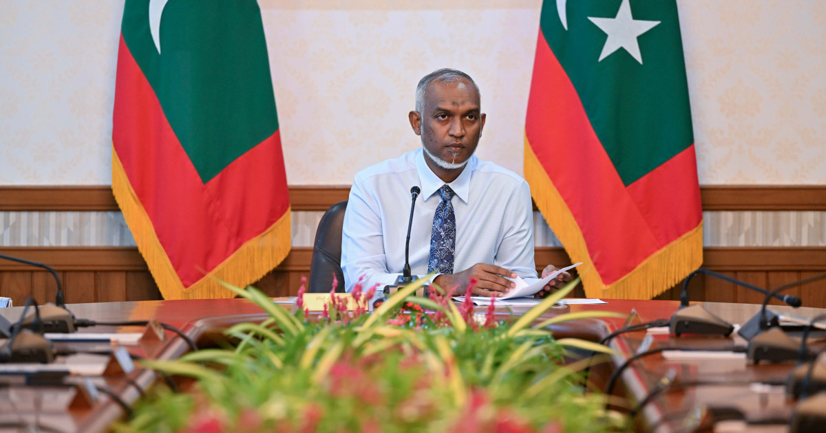 Dhaulatheh baaruthakaari minivan muvahsasaathakah nufoozeh nufoaruvan: raees