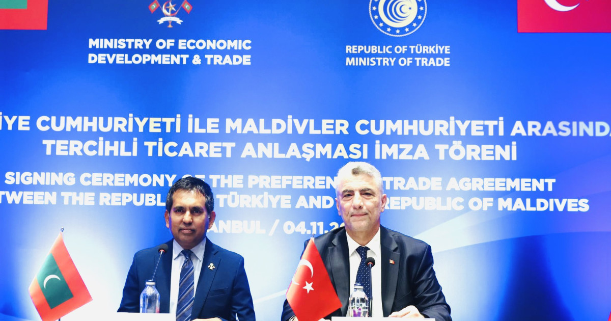 Raajje aai thurukee aai dhemedhu minivan viyafaareege ehbasvumehgai soikohfi