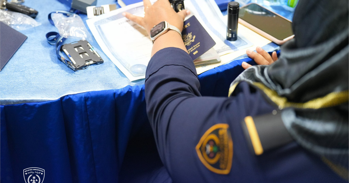 Immigration officerun ge rishvathu masala eh Balan fashaifi