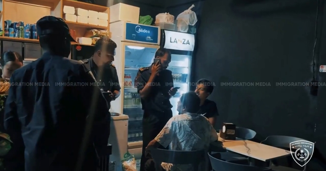 Gavaaidhaa hilaafah ulhey bidheyseen balaa faaskurun huhtumeh nethi kuri ah