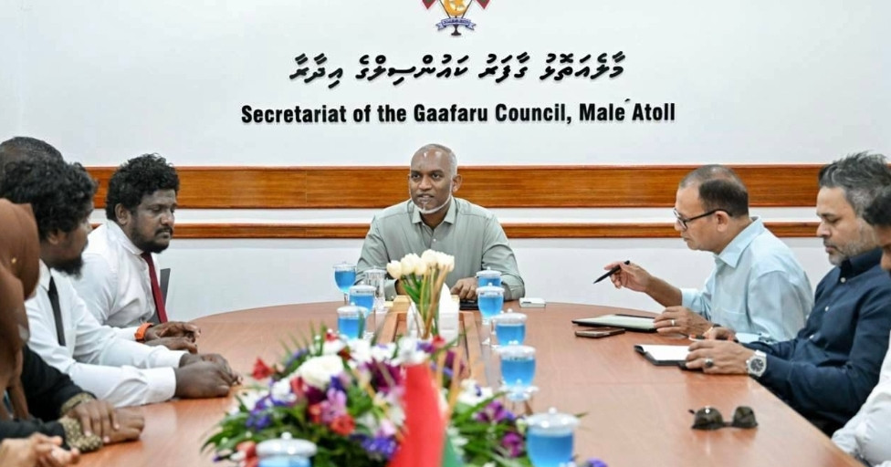 Maadhamaa in feshigen vaudhufulhaa egothah 48 gadi iruge thereygai masverinnah Faisaa libeyne kamah raees vidhaalhuvejje