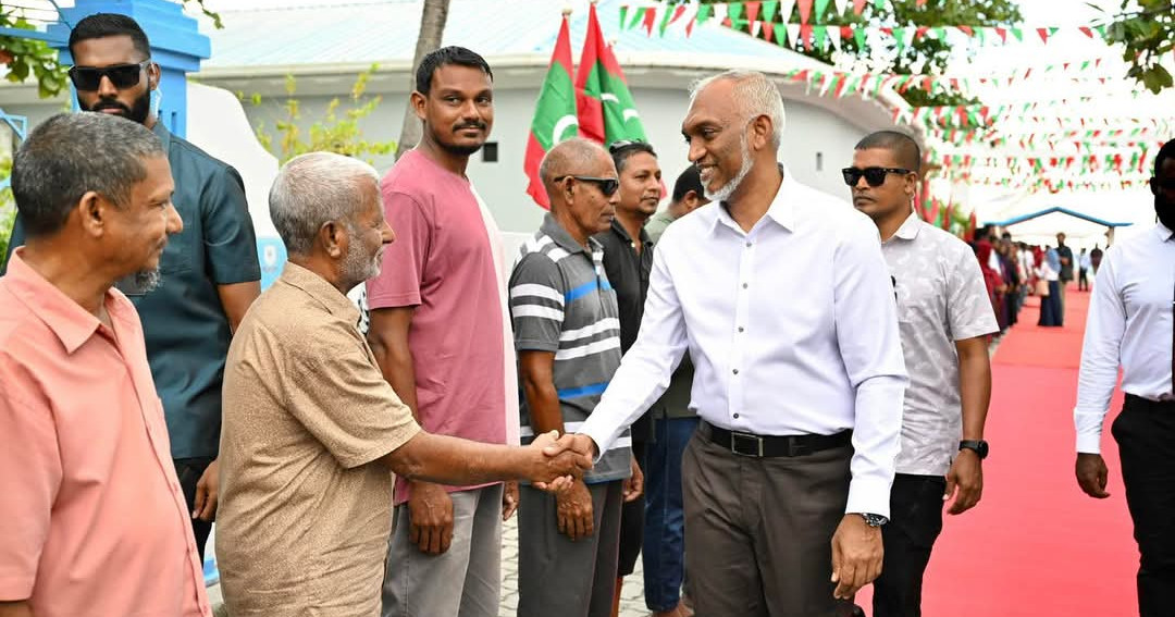 Raeesuljumhoorihyaa mahinadhoo ah vadaigenfi