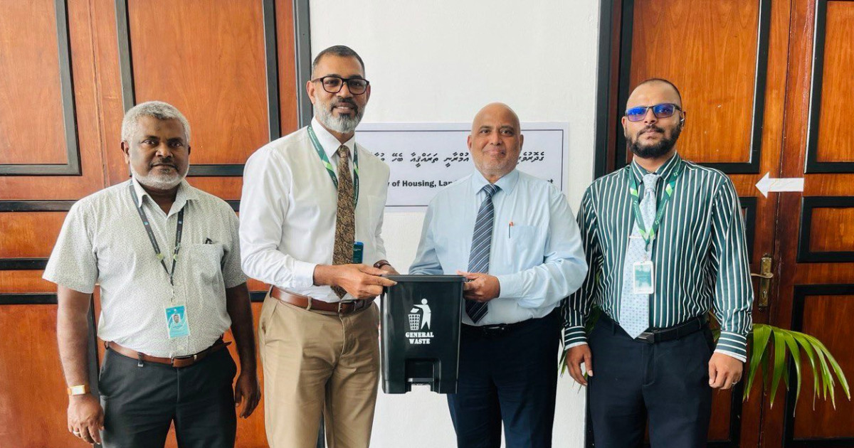 Housing ministry ah ehee vumuge gothun igmh in 100 dustbin hadhiyaa koffi