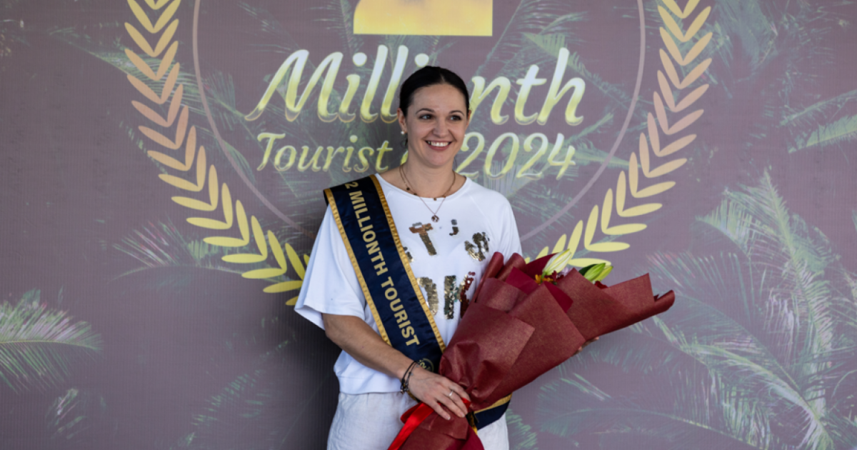 Dhe million tourist in mi aharu raajje ah ziyaaraiy koffi