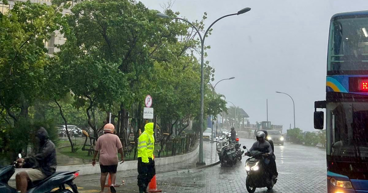 Maadhamaain feshigen raajjeyge bodu bayakah moosun goasvaane kamah bunefi